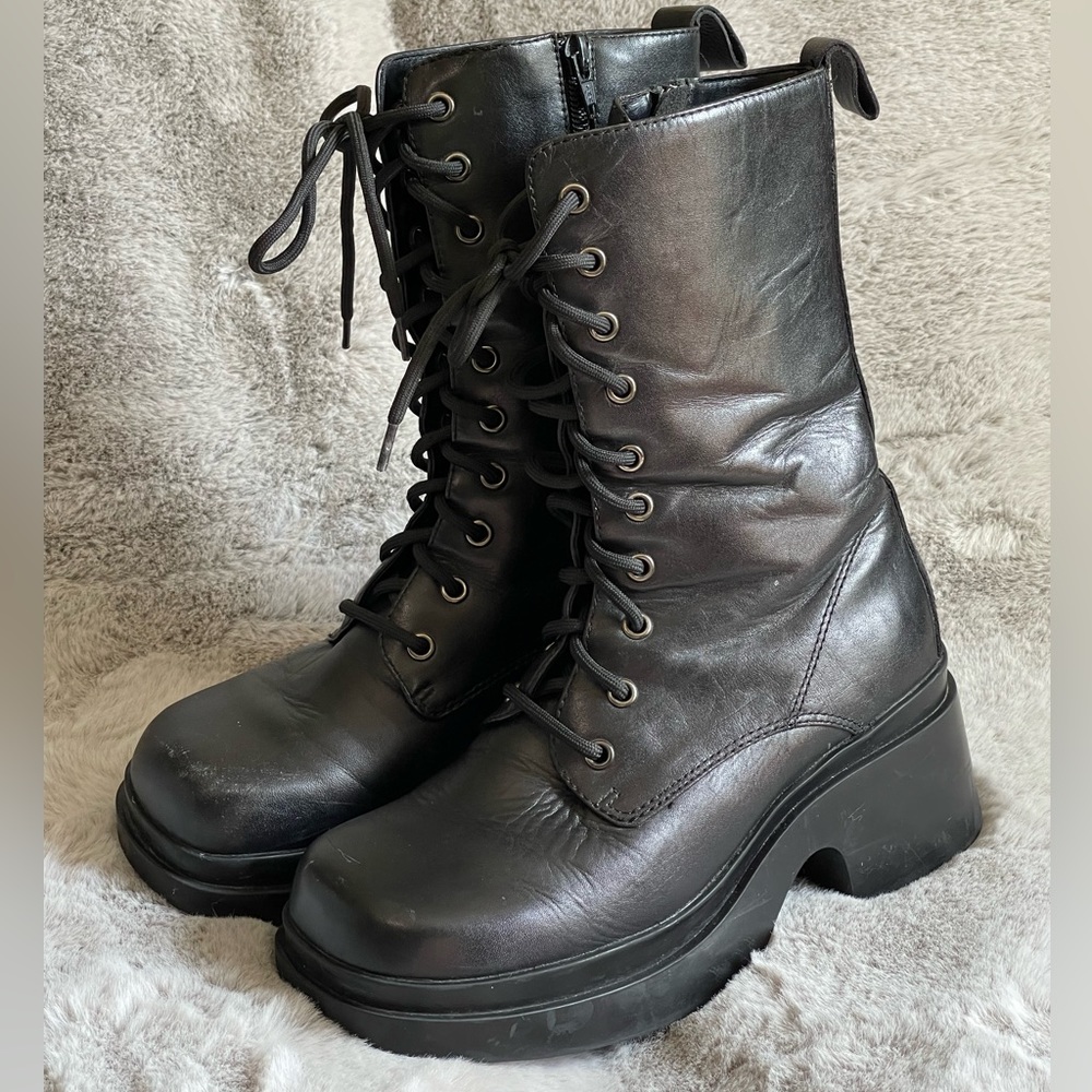 Mid calf black boot